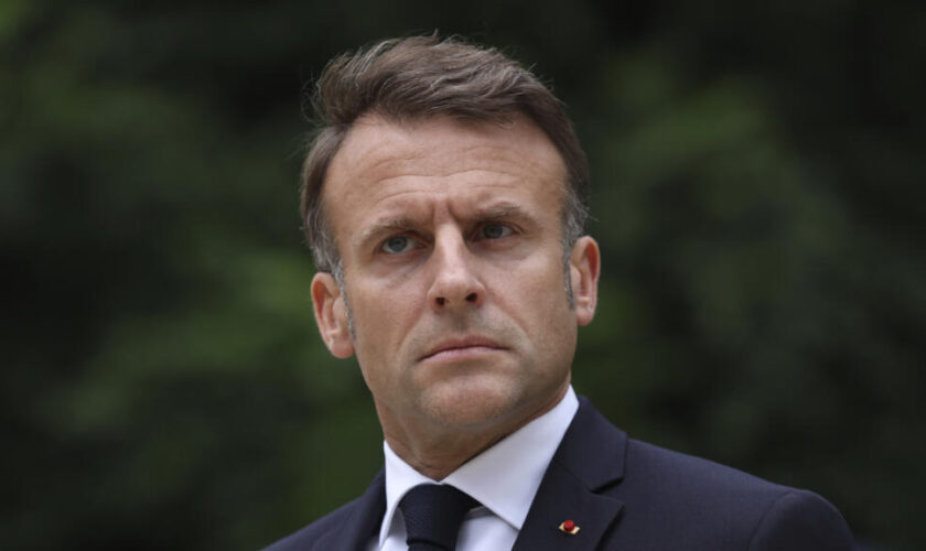 Emmanuel Macron convie les présidents de groupe parlementaire et chefs de parti le 23 août