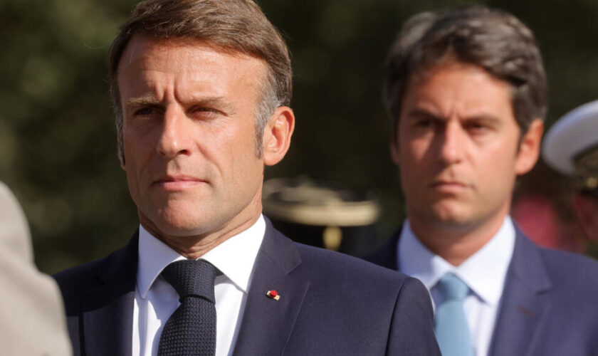 Emmanuel Macron poursuit ses consultations en quête d'un nom pour Matignon