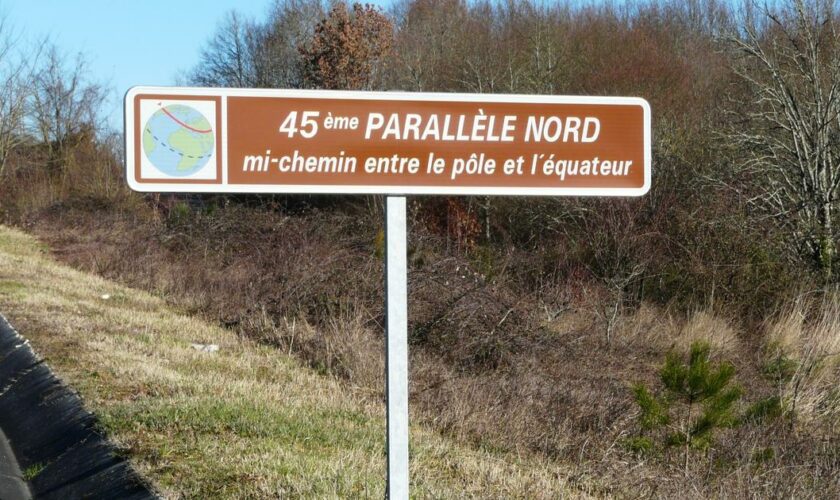 En visitant ces villes françaises vous êtes à équidistance du pôle Nord et du pôle Sud