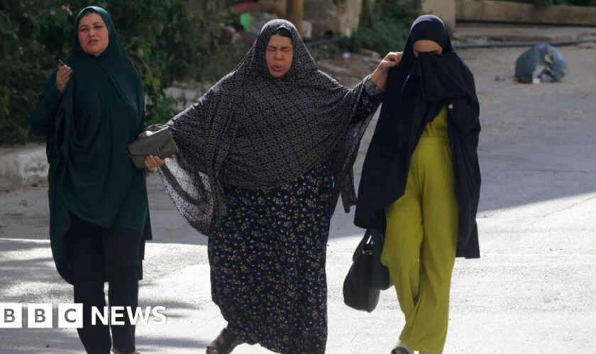 Families leave Jenin camp in Israel West Bank push