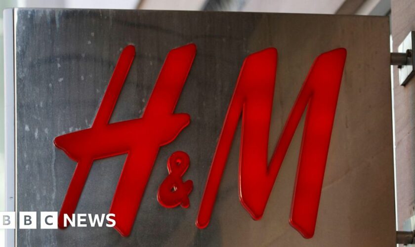 Forbes urges H&M to avoid hundreds of call centre job losses