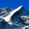 Die schneebedeckte Alpspitze in Garmisch-Partenkirchen