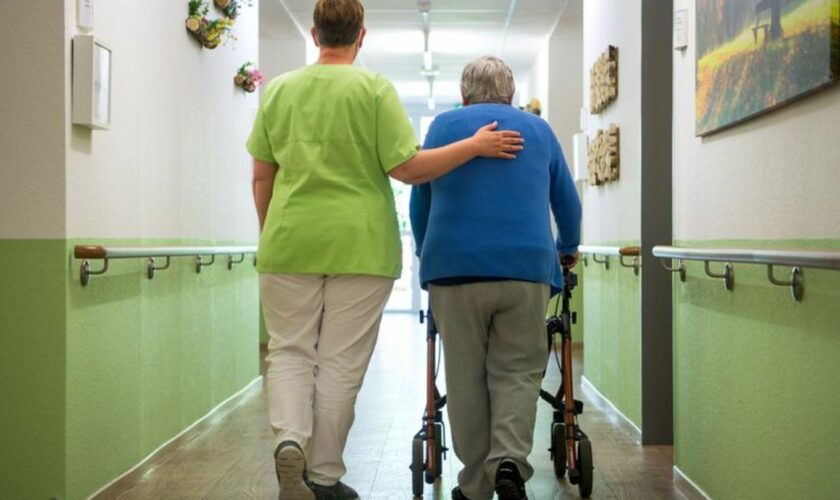 Der Krankenstand in der Pflege ist bereits hoch, im vergangenen Jahr ist er aber noch einmal gestiegen. (Symbolbild) Foto: Sina