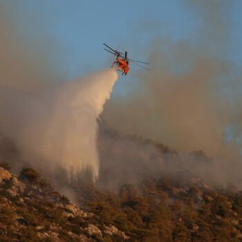 Griechenland: Mega-Feuer vor den Toren Athens