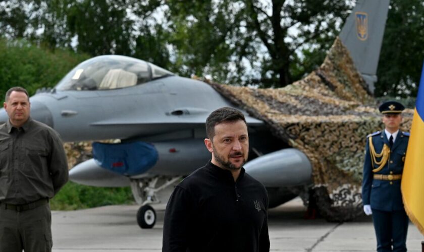 Guerre en Ukraine : Zelensky reconnaît des opérations pour « déplacer » le conflit en Russie