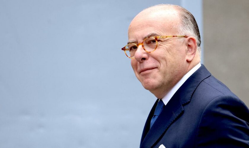 Guillaume Tabard : «Bernard Cazeneuve, un premier ministre de gauche contraint à une «coalibitation»?