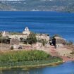 Hérault : la baignade interdite au lac de Salagou en raison de la présence de cyanobactéries