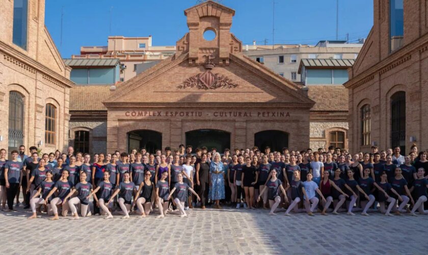 Hortensia Herrero visita el Campus Internacional Valencia Danza 2024 tras becar a quince bailarines