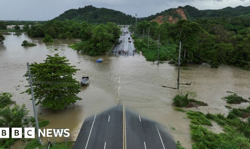 Hurricane Ernesto heads for Bermuda after causing power cuts in Puerto Rico