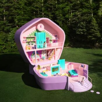 Inside lifesize Polly Pocket AirBnB you can actually spend the night in