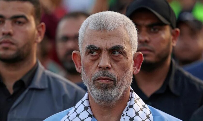 Israel promete eliminar al nuevo líder de Hamás mientras espera represalias por el asesinato de Haniyeh