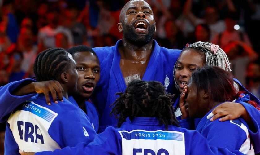 JO - Judo : portée par Teddy Riner, la France remporte un titre de légende