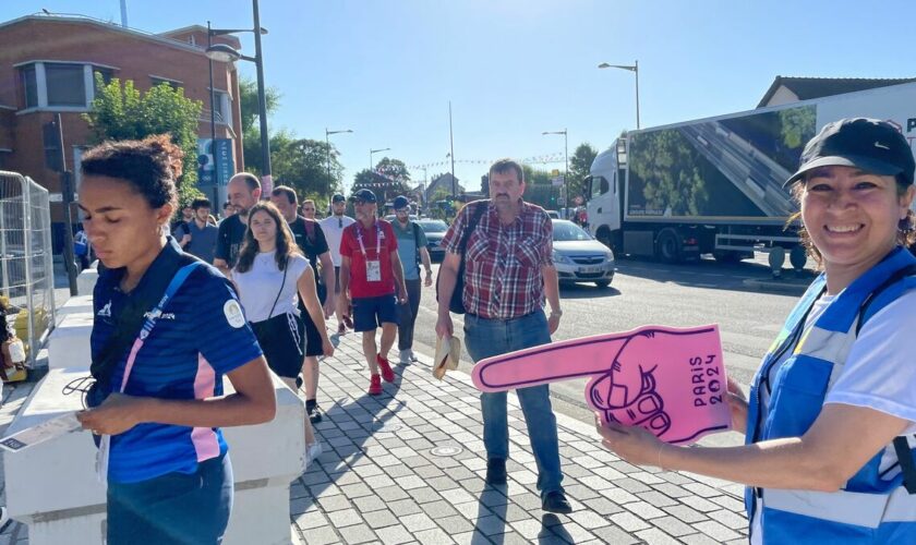 JO Paris 2024 : visiteurs, bénévoles… Pour les fans d’escalade, accéder au site du Bourget est un jeu d’enfants