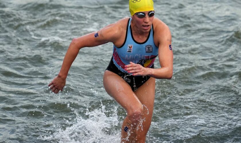 JO - Triathlon : une athlète belge hospitalisée depuis quatre jours après sa baignade dans la Seine