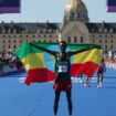 JO : nouveau record olympique, médaille d’or... Tola rentre dans la légende en remportant l'un des marathons les plus difficiles de l'histoire