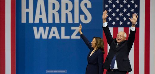 Kamala Harris präsentiert Vizekandidat Tim Walz in Philadelphia