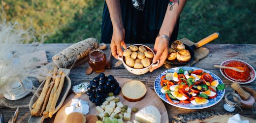 Kochbuch-Tipps für Urlaub auf dem Teller: »Greekish«, »Levante vegetarisch«, »Roma in cucina«