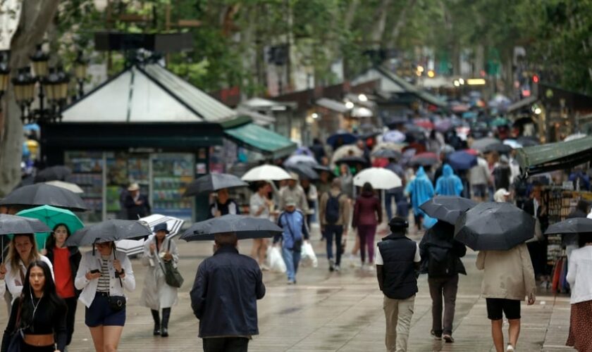 La Aemet alerta a diez comunidades por las fuertes tormentas debido a una vaguada