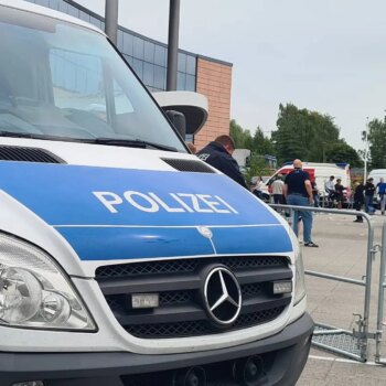 La Policía abate a un hombre que amenazaba a transeúntes con cuchillos en Moers, al oeste de Alemania