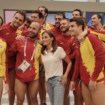 La Reina Letizia se suma a la celebración del equipo masculino de waterpolo en los JJ.OO.