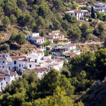 La aldea abandonada de Málaga con 15 habitantes que casi nadie conoce