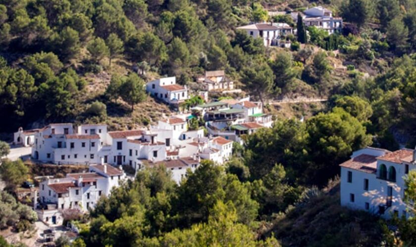 La aldea abandonada de Málaga con 15 habitantes que casi nadie conoce