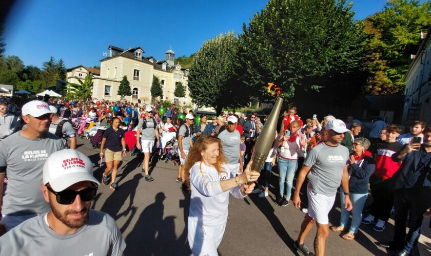 La flamme paralympique a apporté « joie, lumière et soleil » aux enfants polyhandicapés de La Roche-Guyon