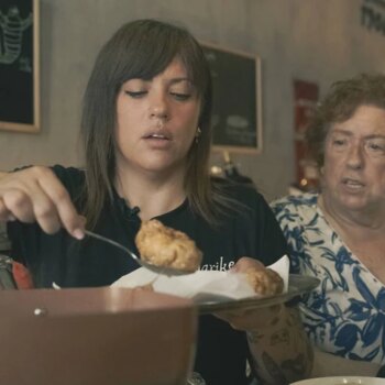 La receta de la madre de Lara Roguez (Abarike, Gijón): Rollos de bonito con pisto