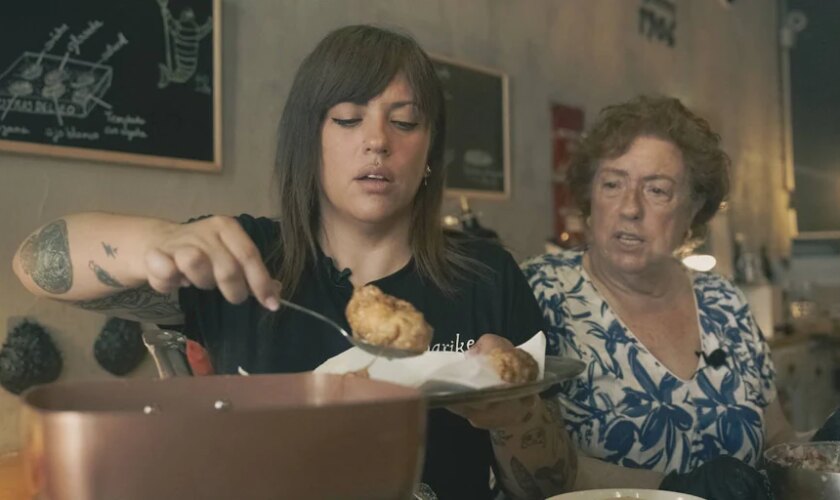 La receta de la madre de Lara Roguez (Abarike, Gijón): Rollos de bonito con pisto