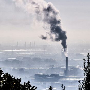 Les élus écologistes lyonnais obtiennent une expertise sur l'émission de polluants éternels depuis 20 ans