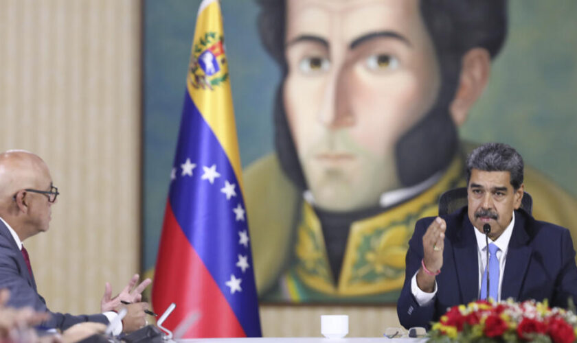 Les violences post-électorales font 25 morts au Venezuela, Maduro exige une "main de fer"