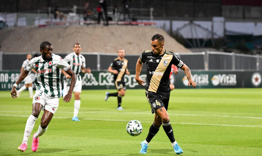 Ligue 2 : dans une drôle d’ambiance, le Red Star lance sa saison contre Ajaccio