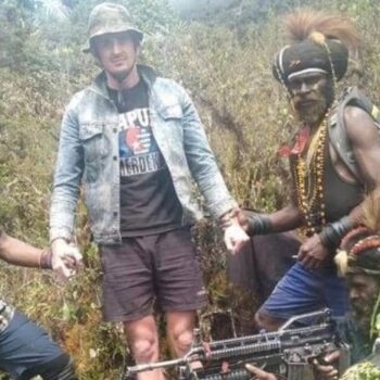 Los separatistas de Papúa asesinan a un piloto de helicóptero de Nueva Zelanda