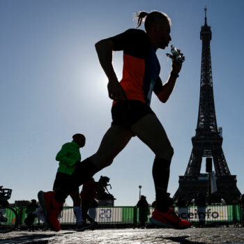 Marathon pour tous des JO : le métro ouvert non-stop et le RER C prolongé dans la nuit de samedi à dimanche