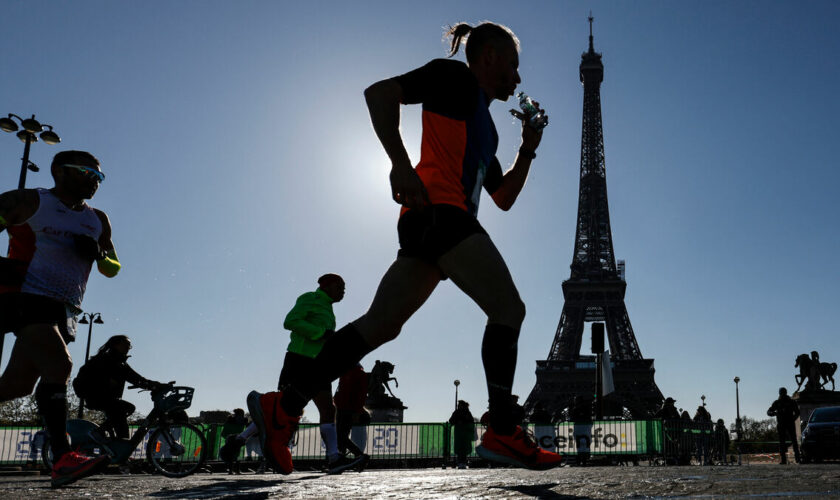 Marathon pour tous des JO : le métro ouvert non-stop et le RER C prolongé dans la nuit de samedi à dimanche