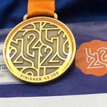 Marathon pour tous : médailles et goodies se revendent à prix d’or sur Internet