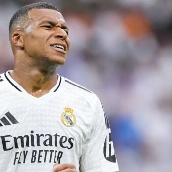 Mbappé sufre un 'hackeo' en sus redes sociales y aparecen mensajes antisemitas e insultos a Messi