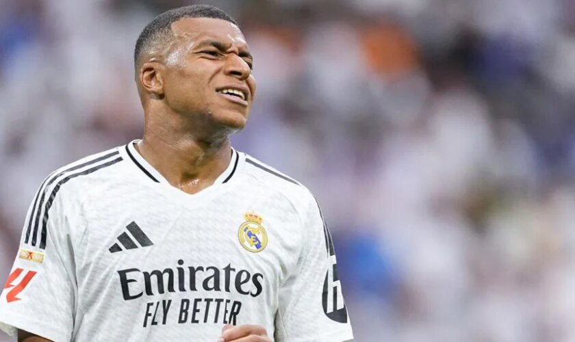 Mbappé sufre un 'hackeo' en sus redes sociales y aparecen mensajes antisemitas e insultos a Messi