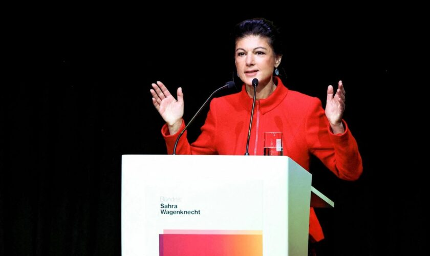 Sahra Wagenknecht spricht bei der Gründungsveranstaltung des BSW