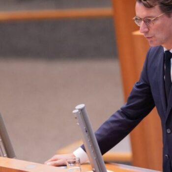 NRW-Ministerpräsident Wüst sieht den Anschlag von Solingen als einen Wendepunkt Foto: Rolf Vennenbernd/dpa