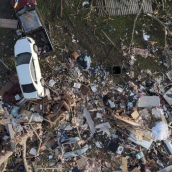 Tornados und Hagel vor allem in den USA haben die Schäden in die Höhe getrieben. (Archivbild) Foto: Julio Cortez/AP/dpa