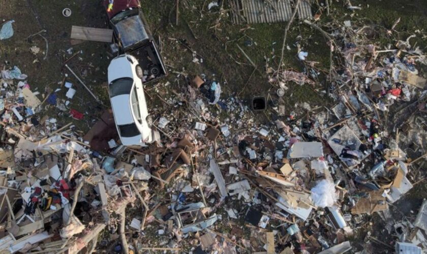 Tornados und Hagel vor allem in den USA haben die Schäden in die Höhe getrieben. (Archivbild) Foto: Julio Cortez/AP/dpa