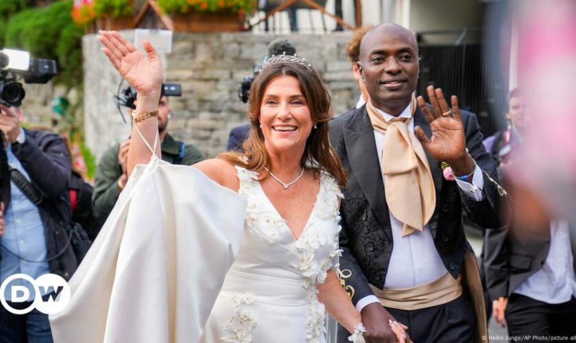 Norway's Princess Martha Louise marries US 'shaman'