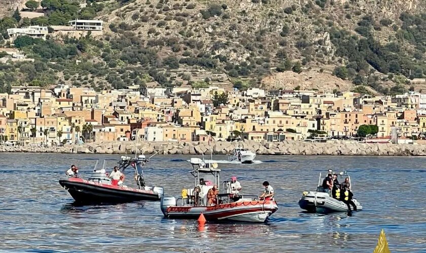 Nuevo problema tras el naufragio del Bayesian: "Hay 18.000 litros de combustible en el fondo del mar, es una bomba medioambiental"