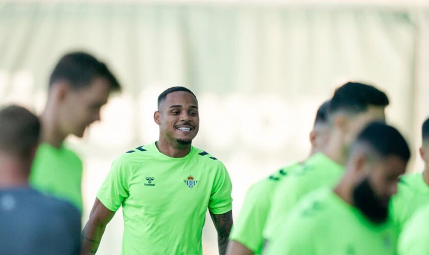 Oliveira y Denilson 'bendicen' a Natan