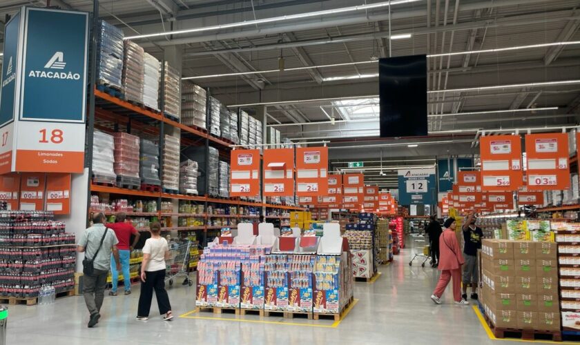 « On ne va pas se déplacer ici juste pour ça » : démarrage en douceur pour Atacadão, le discount de Carrefour