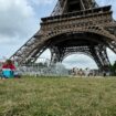 Paris : après la fièvre olympique, le calme au Champ-de-Mars et « une présence policière toujours importante »