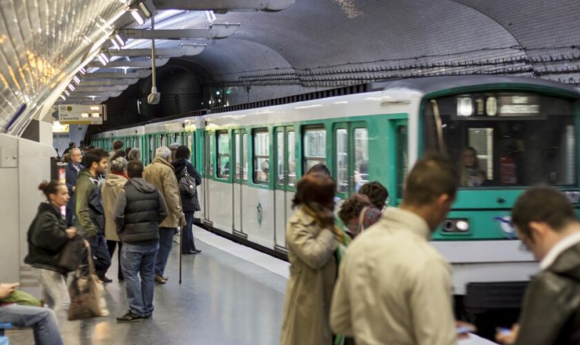 Paris – Les déficients visuels peuvent désormais vivre les agressions dans le métro en audiodescription