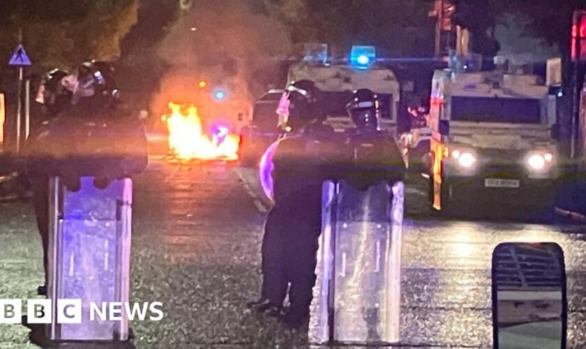 Police attacked during south Belfast disorder