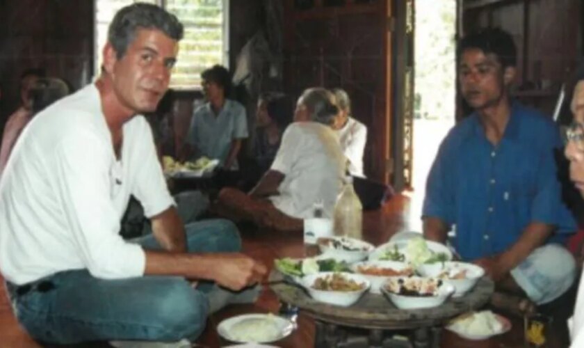 Por qué deberías conocer a Anthony Bourdain si eres un foodie: una película recordará su polémica vida y su obra